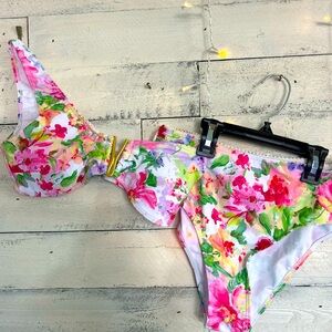 Floral bikini!